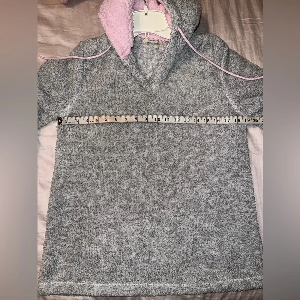 Francesca’s Cozy Fuzzy Pajama Lounge Set Grey Pink Pom Pom Hoodie Size M/S